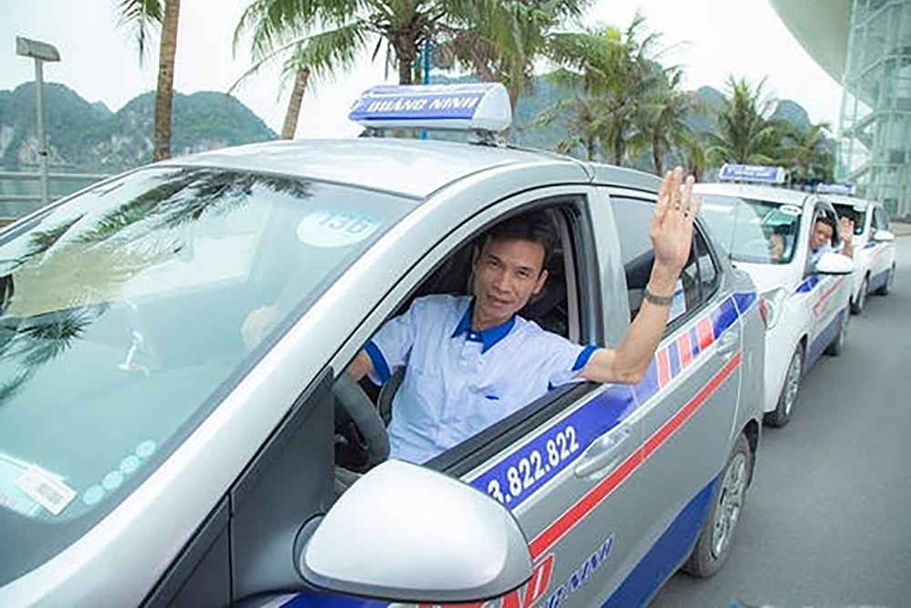 Tổng đài taxi : 02033.822.822