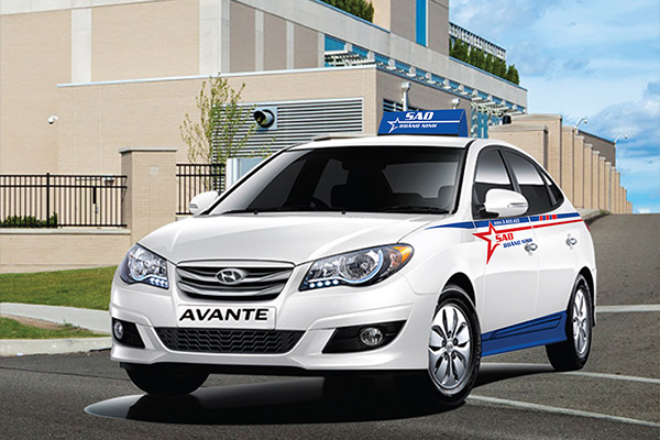 Hình ảnh đội ngũ tài xế và xe